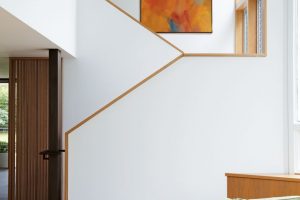 27592-Georgica-Home-Tour-Designer-Newson-Stairs-101f917c